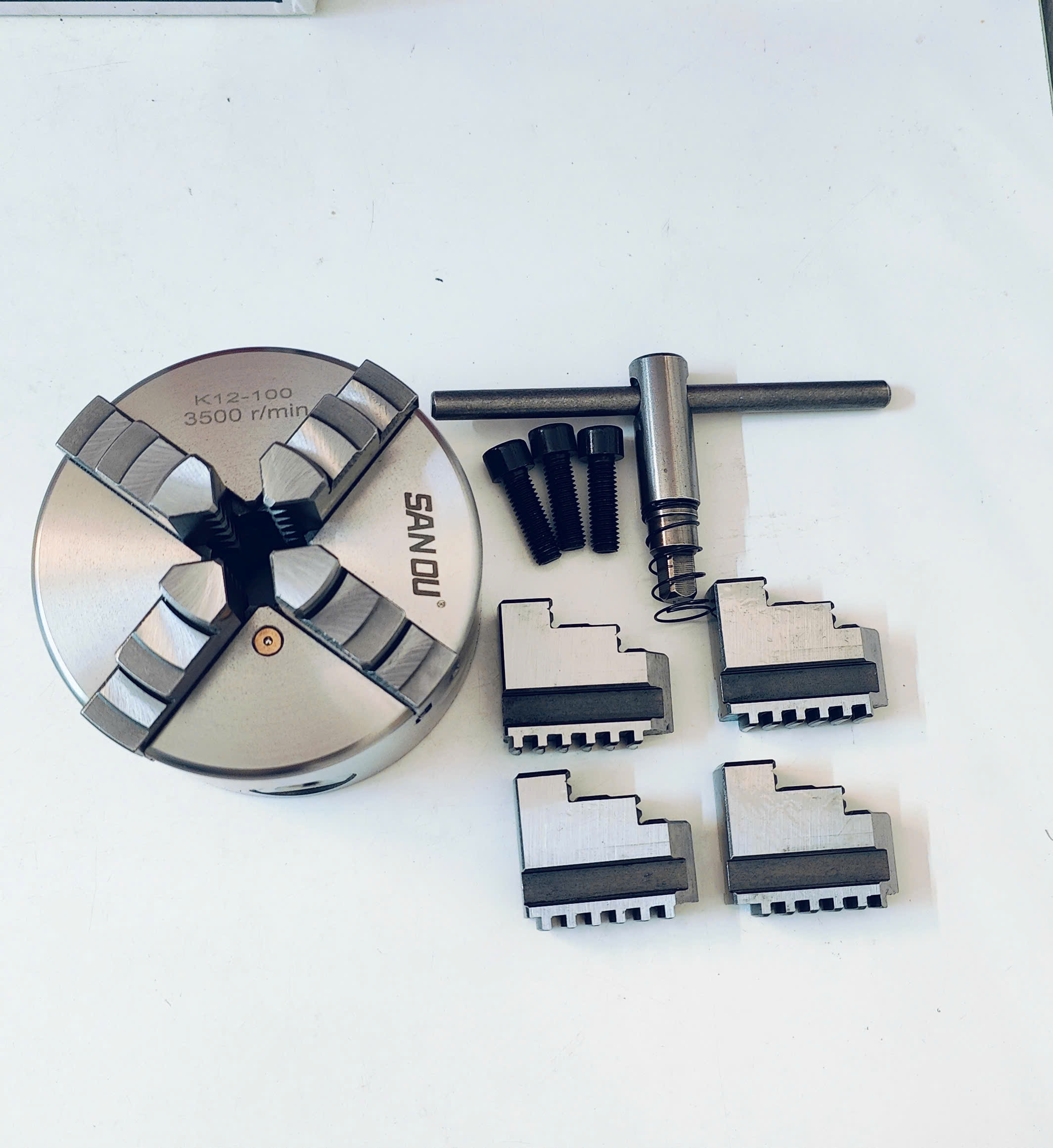 Mâm Cặp 4 Chấu Tự Định Tâm K12-100