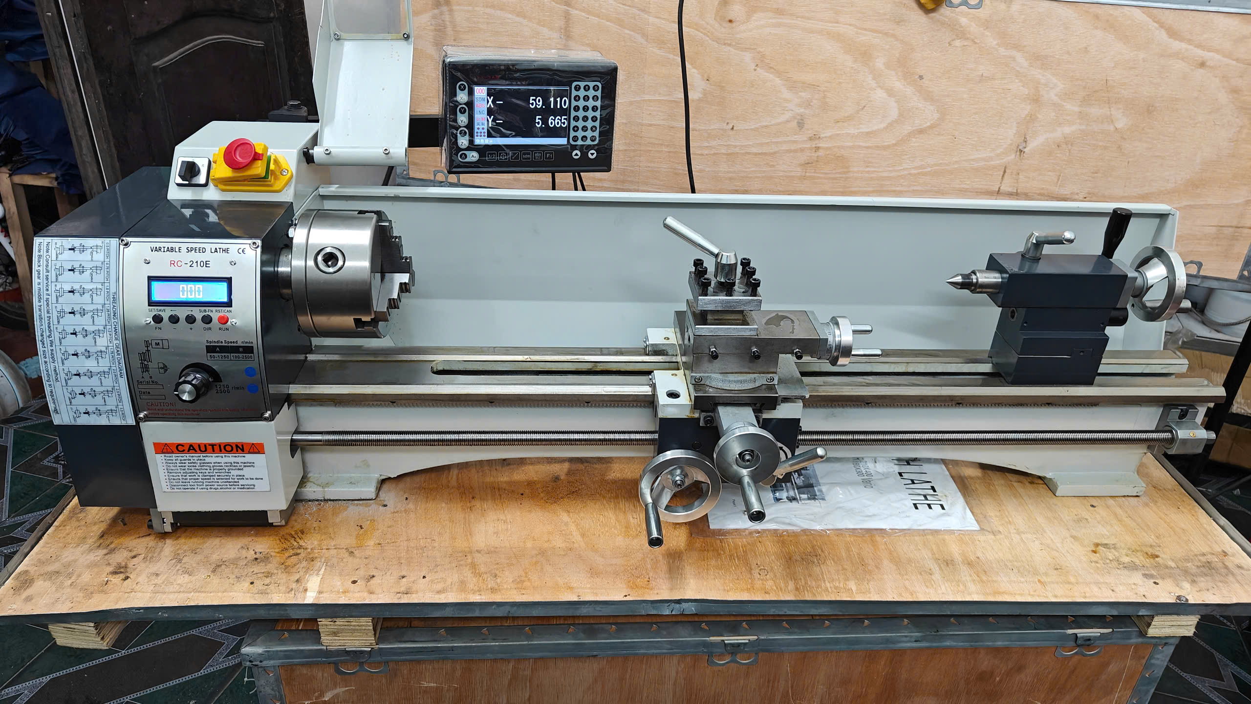 Máy Tiện RC210E - 800mm