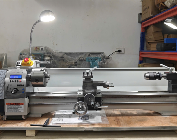 Máy Tiện Mini RC210E – 2 Đầu Mâm Cặp