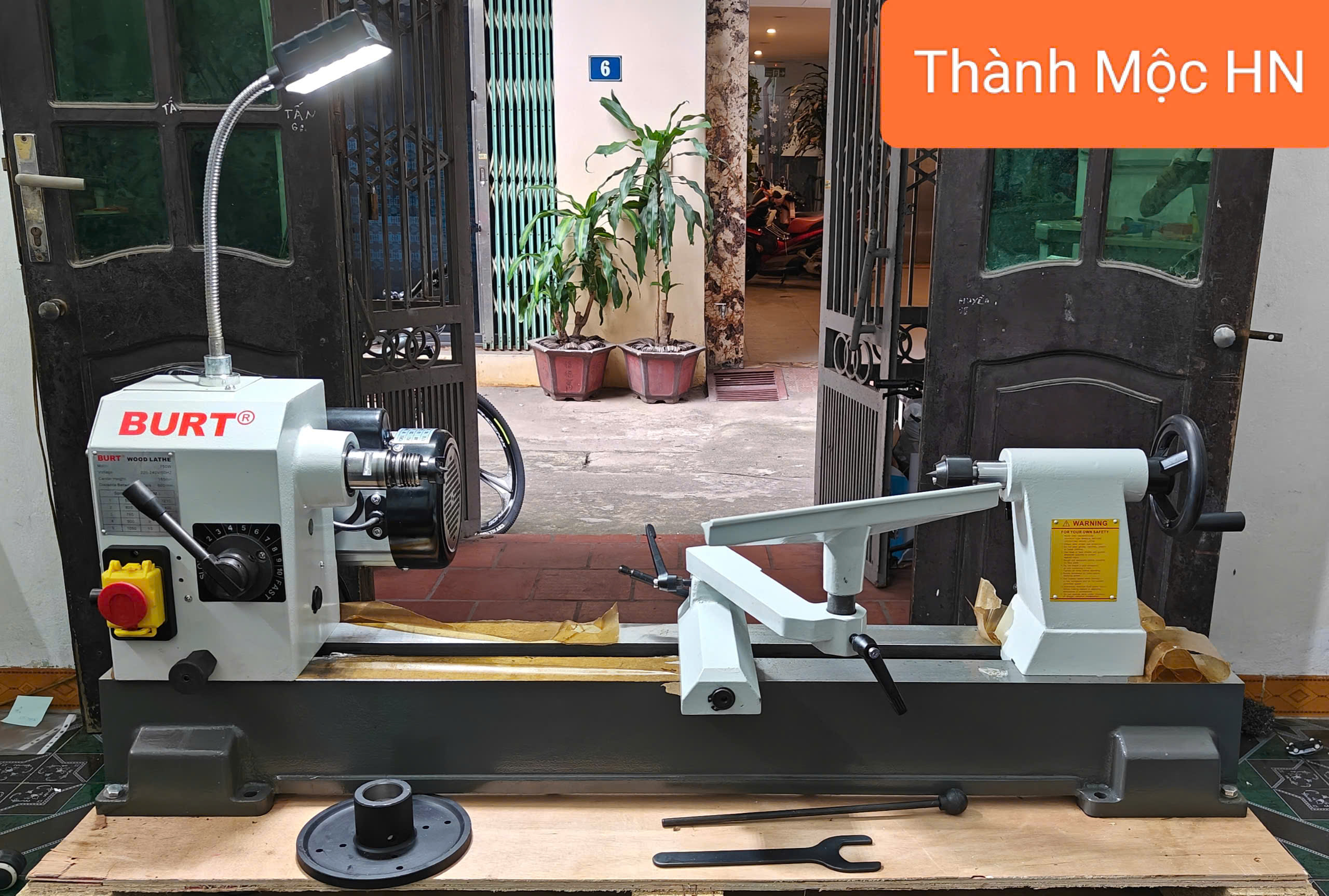 Máy Tiện Gỗ Burt