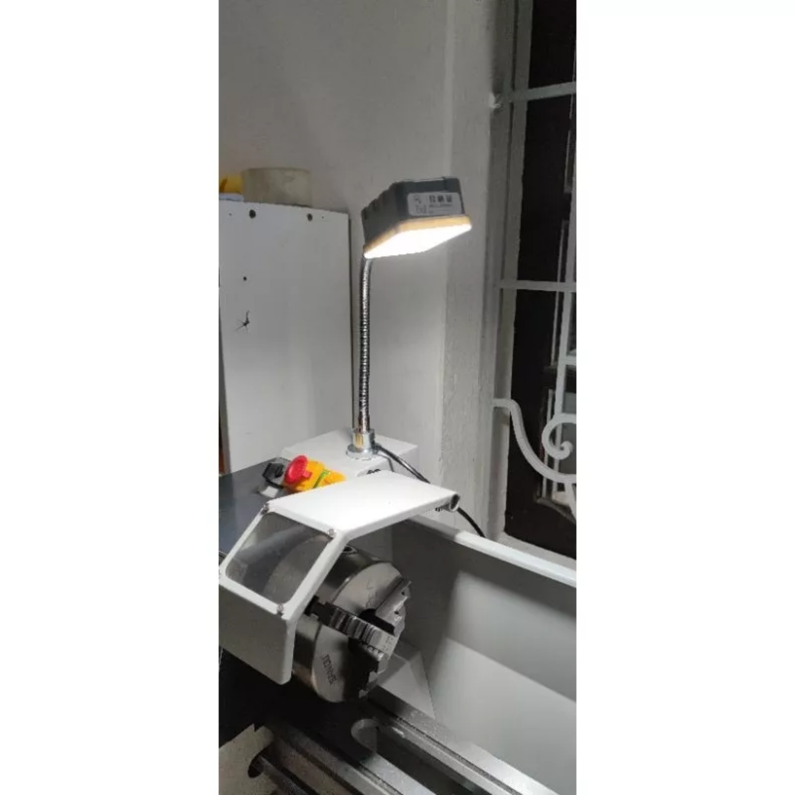 Đèn LED đế từ 12W–25 bóng ánh sáng trắng